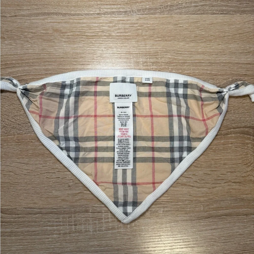 Burberry‎ baby Bib